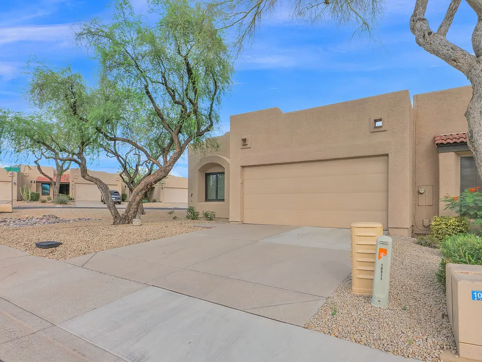 10923 N 117th Pl