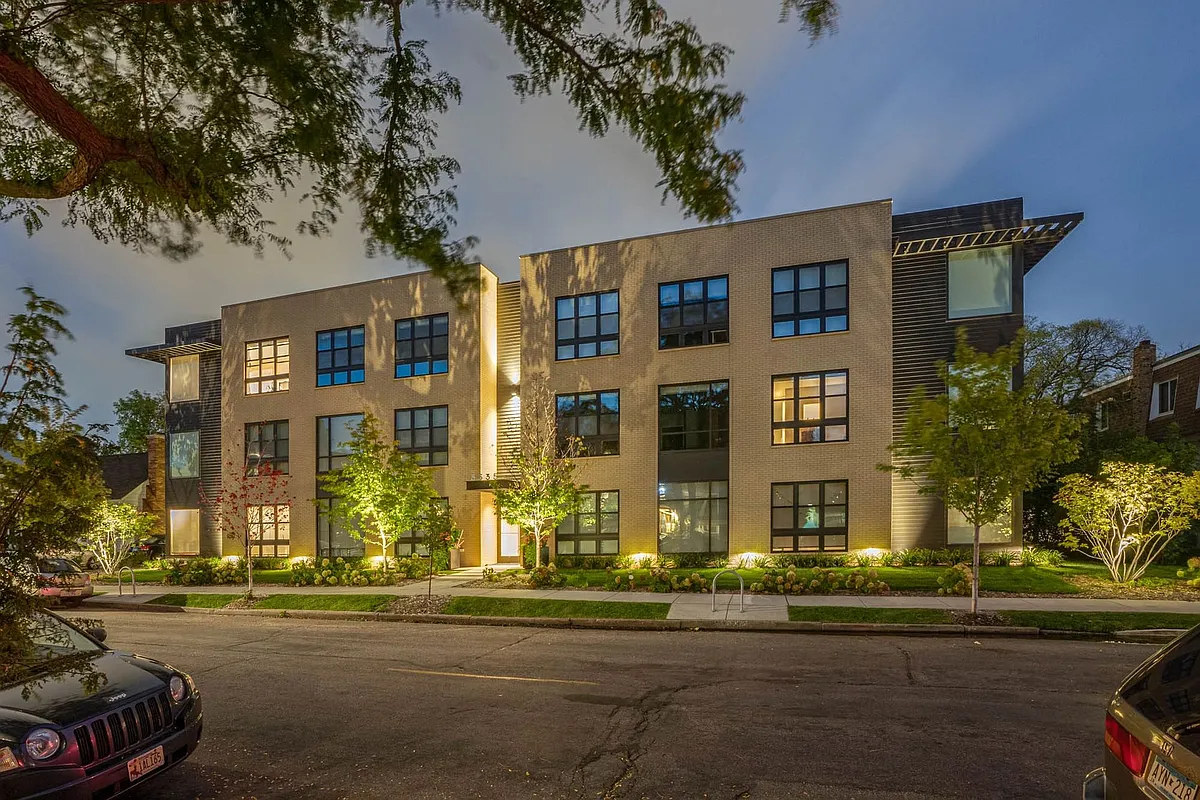 Building Photo - 3535 Grand Ave S