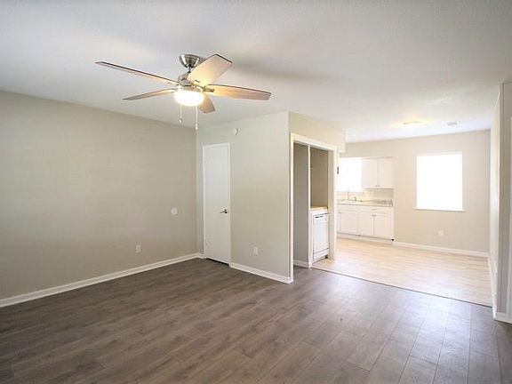 5th image of 2529 Fulton Dr
