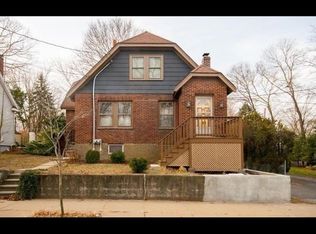 81 Grove St FLOOR 2, West Roxbury, MA 02132