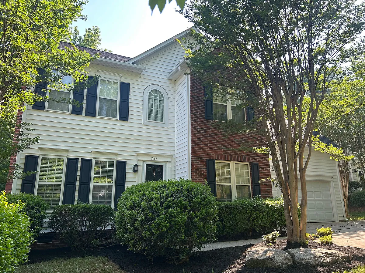 Building Photo - 226 Windsong Dr