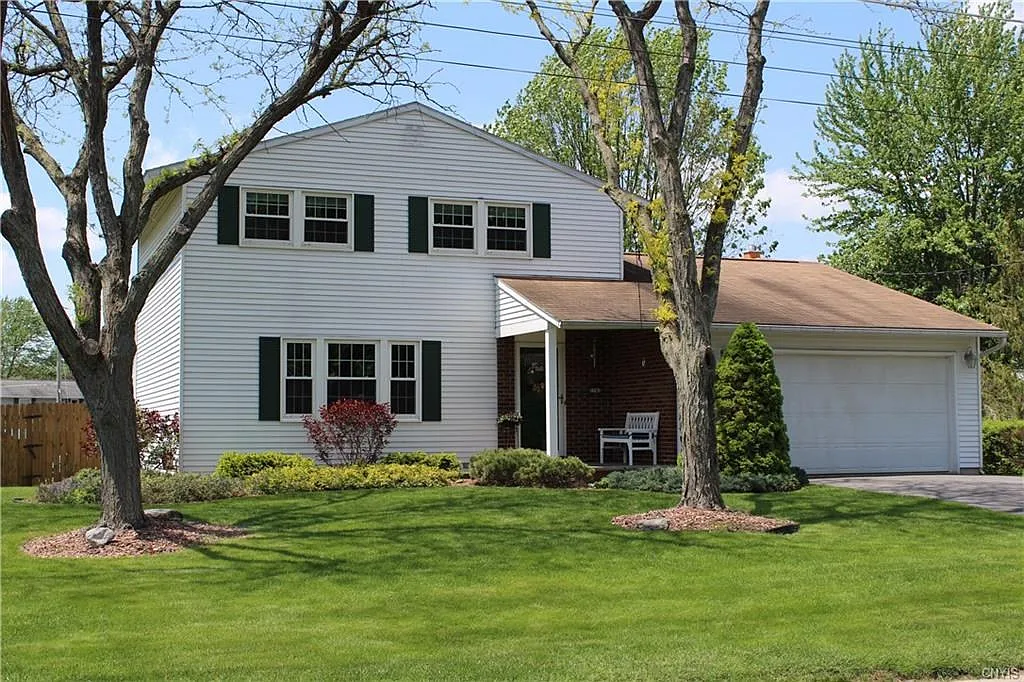 7743 Whiffletree Ln photo 1