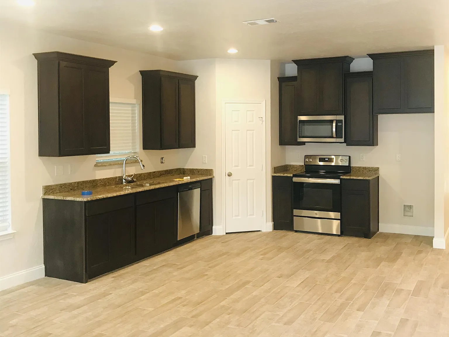 1719 Park Street, Commerce, TX 75428 - 1 — Photo 3