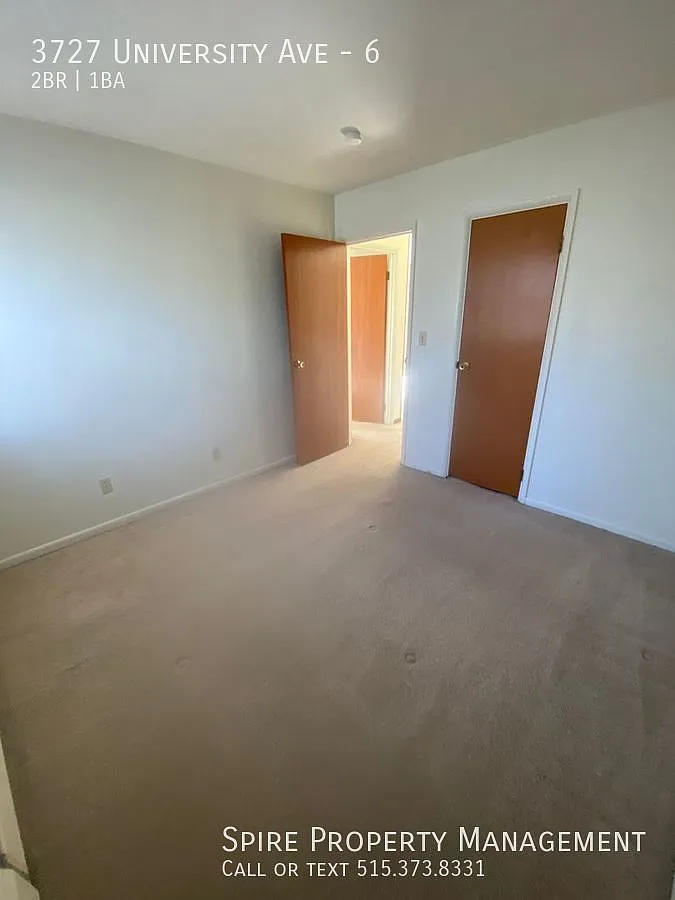 Lovely 2 bed/1 bath unit with a patio just minutes from Drake! — Photo 3
