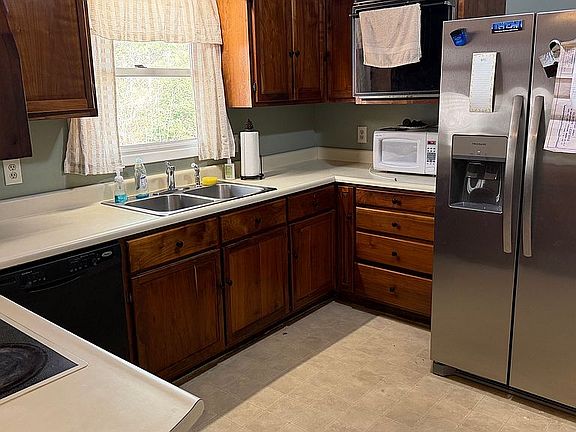 2nd image of 343 Coweeta Church Rd