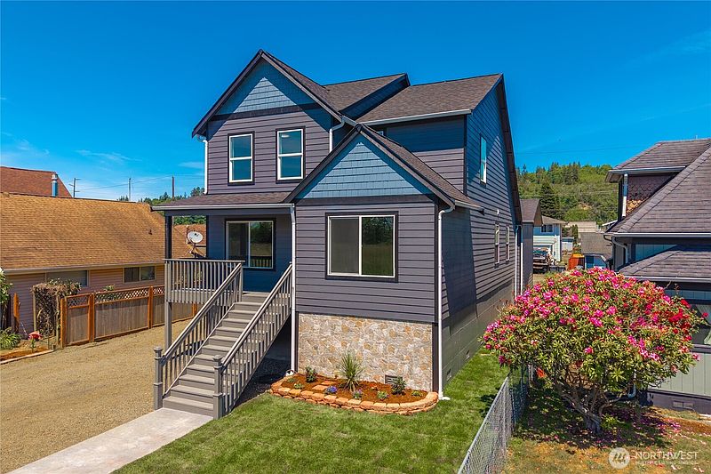2nd image of 2511 Bay Avenue