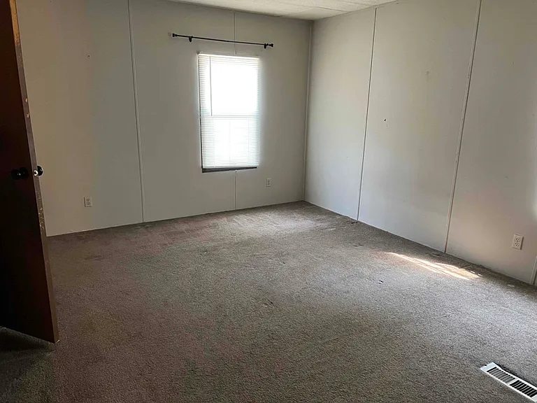 268 S Seymour Dr NW — Photo 8