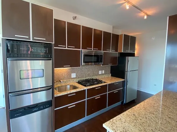 660 W Wayman St, Chicago, IL