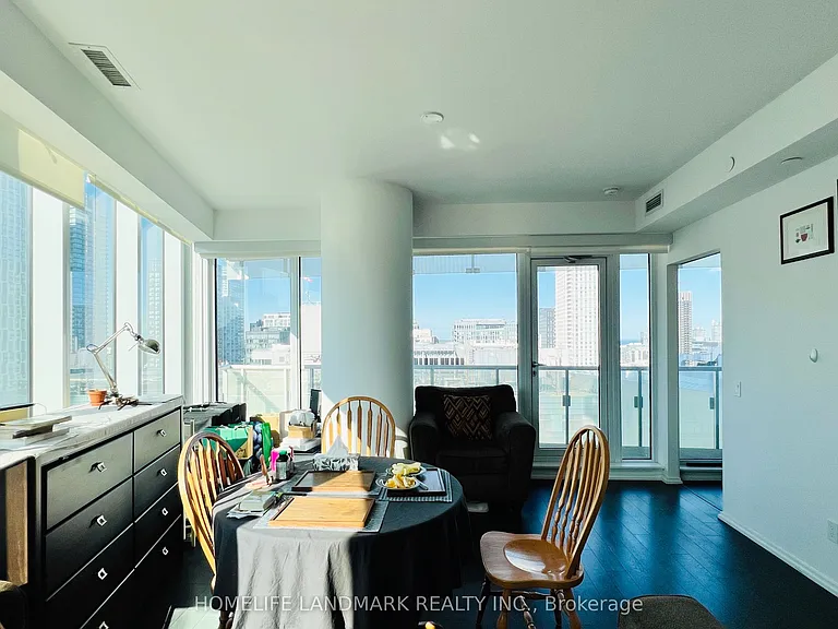 197 Yonge St #2202 — Photo 14