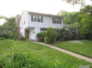 24 Glamford Rd, Great Neck, NY 11023