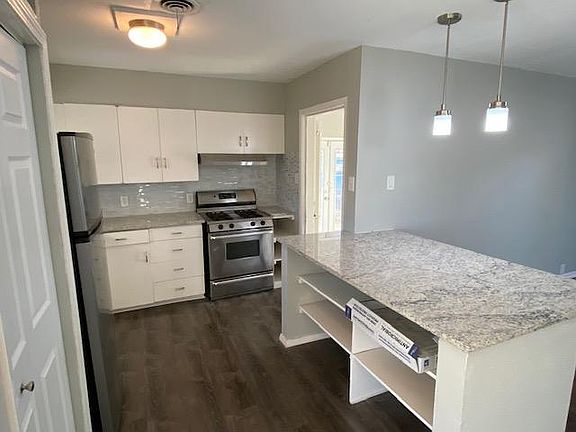 5th image of 402 Rexford Dr