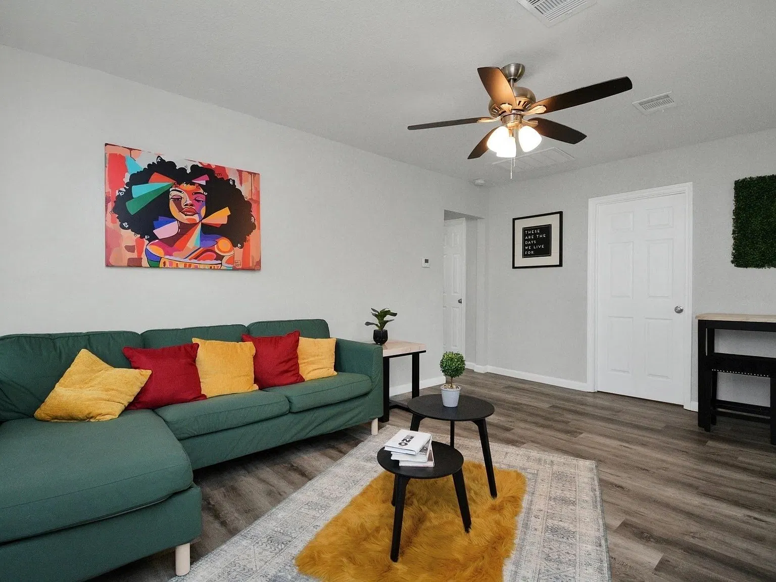 3 bed, 2.0 bath, 1072 sqft, $1,800 — Photo 3