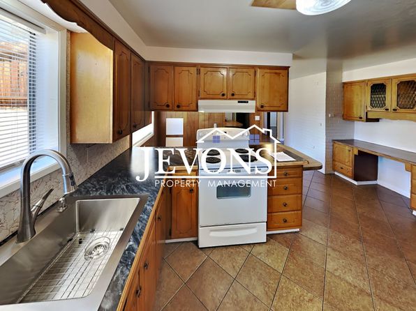 210 S 40th Ave #1/2