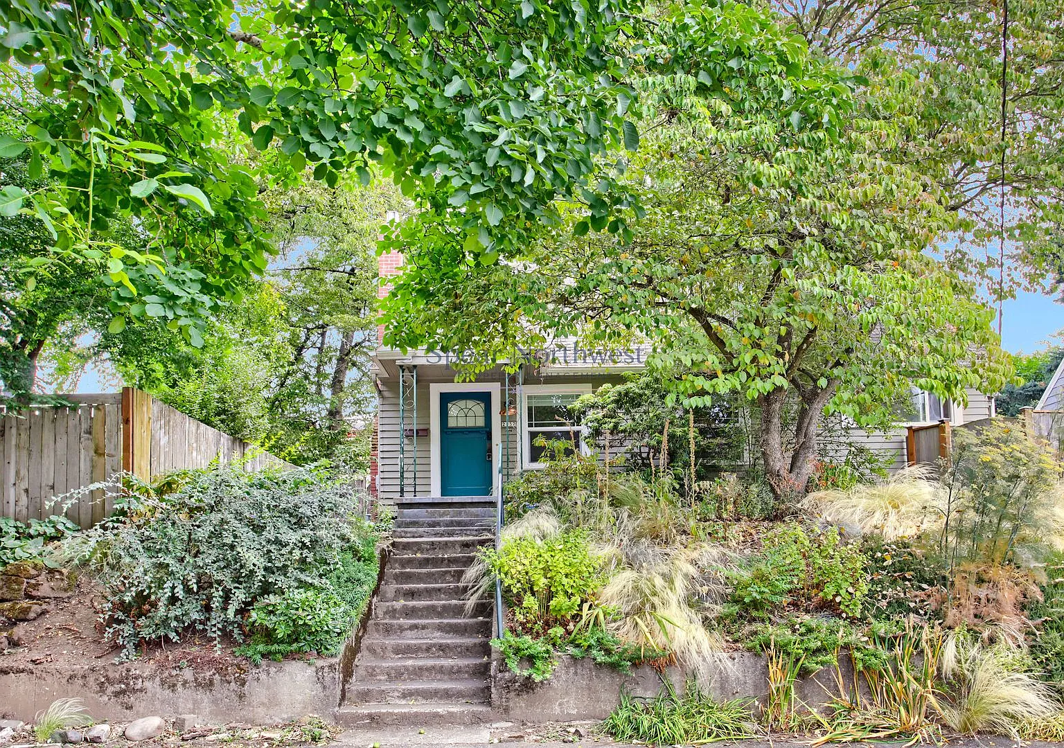 Classic 1925 Cape Cod 4BR Hardwoods, Built-Ins & Fenced Yard in Overlook — Photo 1