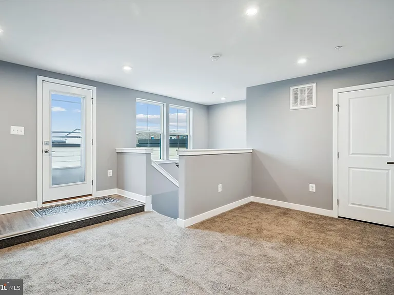 2824 Lewis Ave — Photo 18