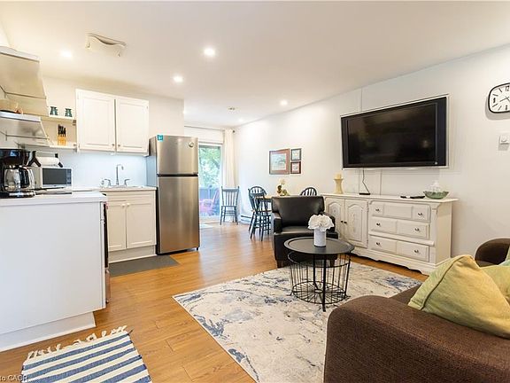 4th image of 46 John St