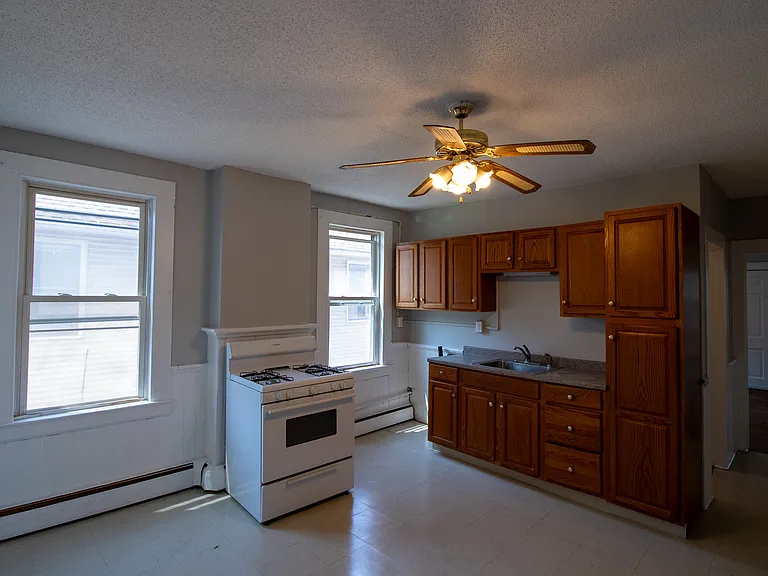 512-2 Broad St #2B — Photo 2