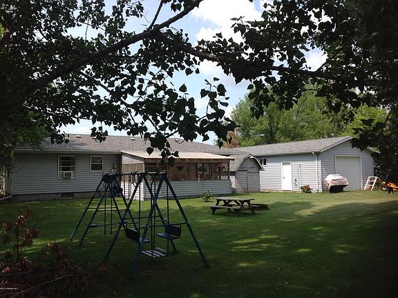 3rd image of 420 Ross Ave