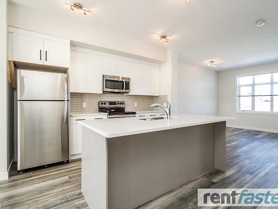 600 Bellerose Dr