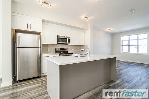 600 Bellerose Dr Photo 1