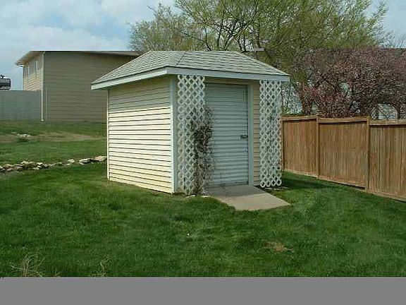 2nd image of 1710 Candace Ln