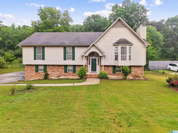 329 Southern Hills Dr, Calera, AL 35040