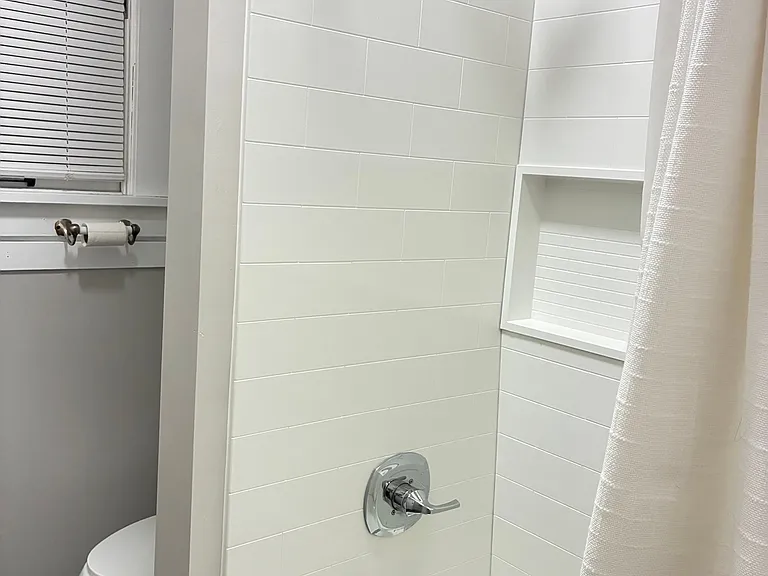 2 bed, 1.0 bath, 1024 sqft, $2,000 — Photo 14