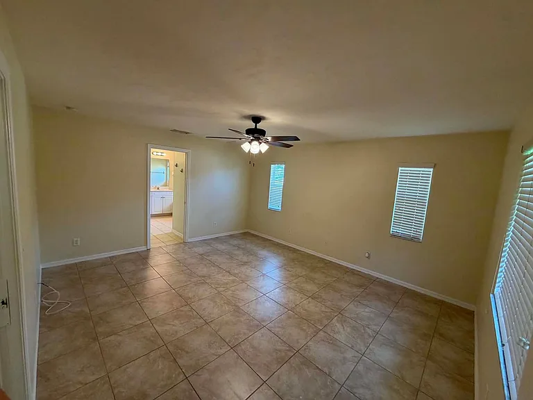 17031 Hillsborough Blvd — Photo 14