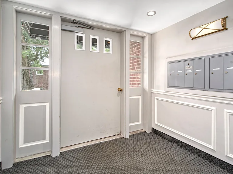 100 Theodore Fremd Ave #B2C — Photo 4