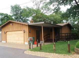 531 Sandy Point Rd, Harpers Ferry, IA 52146
