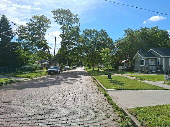 5th image of 2311 Des Moines St