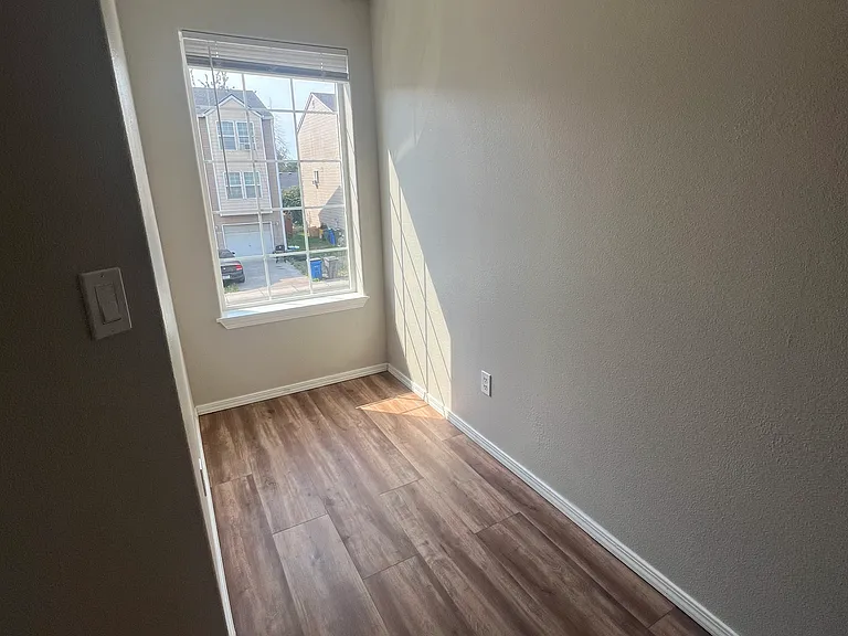 5805 NE 135th Ave — Photo 11