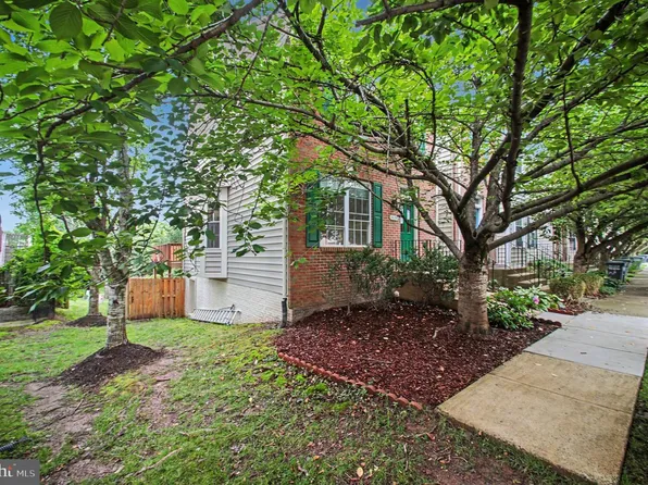 4624 Deerwatch Dr, Chantilly, VA 20151