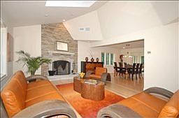 5th image of 8 Stony Brook Dr
