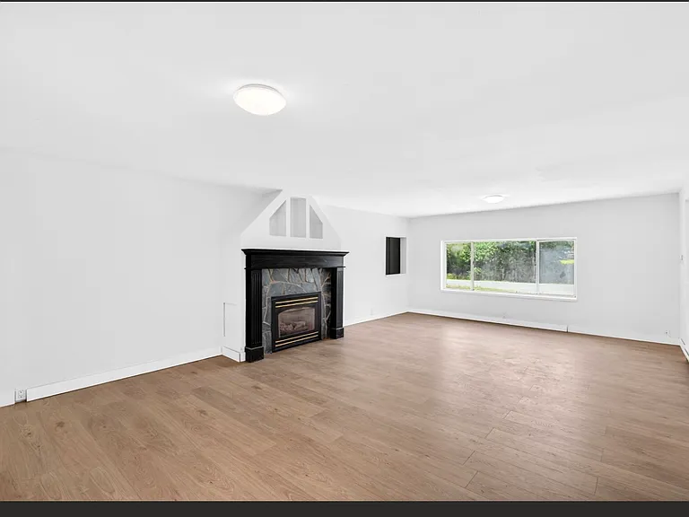12822 229th St — Photo 17
