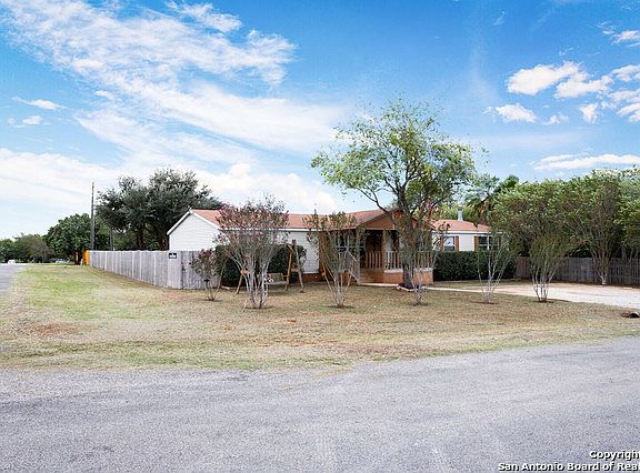 3rd image of 255 Parkcreek Dr