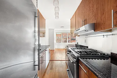 420 East 72nd Street, #7L