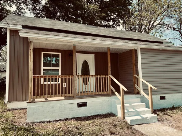 42 E White St, Chester, SC 29706