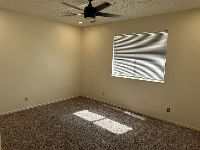 942 S Harmony Ln — Photo 13