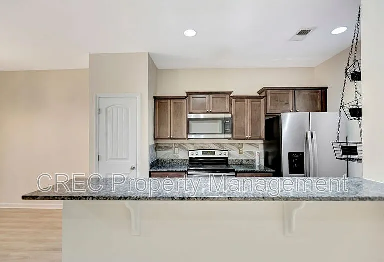 140 Buchanan Cir — Photo 12