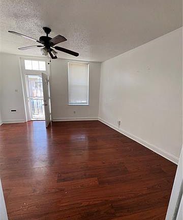 4th image of 2329 Felicity St