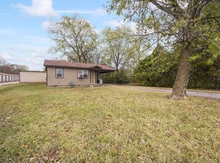 1145 S Happy Hollow Rd, Fayetteville, AR 72701