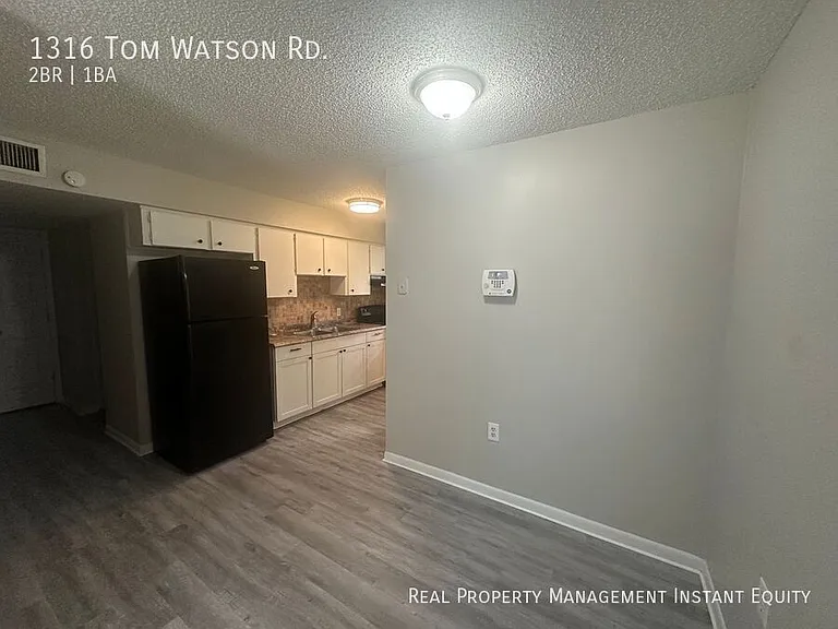 1316 Tom Watson Rd — Photo 4