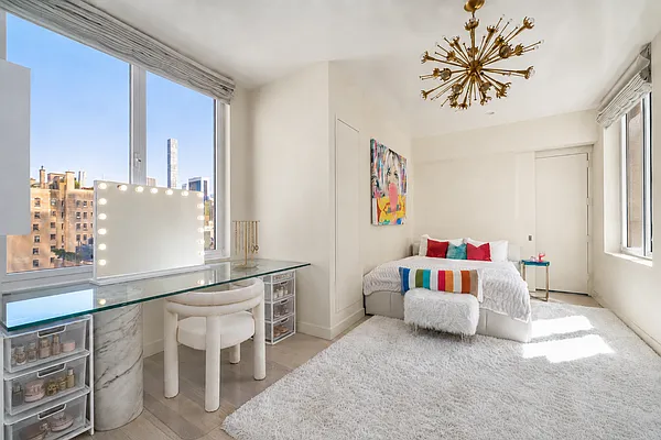 Bedroom, photo 1