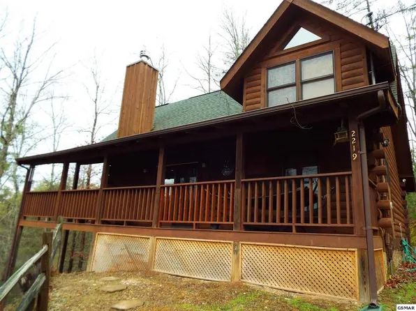 2219 Flying Squirrel Way, Sevierville, TN 37862