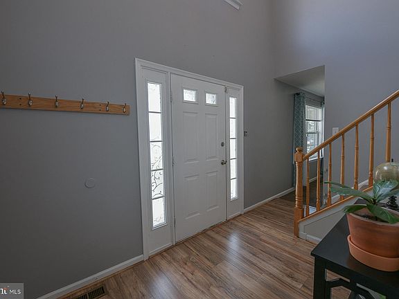 5th image of 215 Pennford Pl