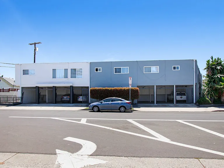 950 Venice Blvd. — Photo 7