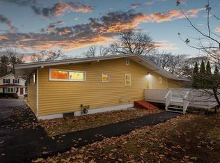 21 3rd St, Amesbury, MA 01913