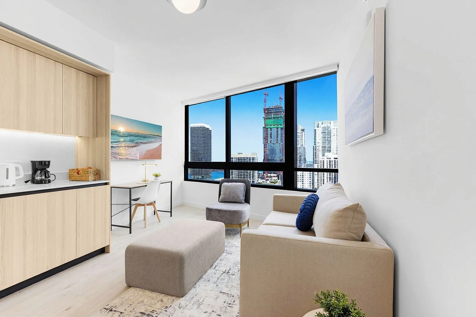 1 bed, 1.0 bath, 548 sqft, $4,017 — Photo 1