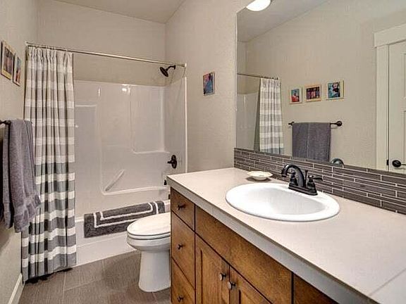 5th image of 670 Wildwood Falls Ct